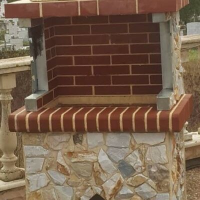 Ψησταριά μικρή με κόκκινο πυρότουβλο και επένδυση ΟΥΓΚΑΝΤΑ