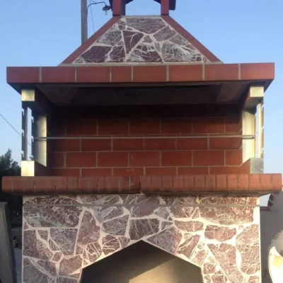 Ψησταριά μεγάλη με κόκκινο πυρότουβλο και κόκκινη επενδυση